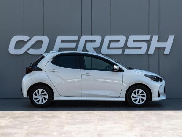 Toyota Yaris IV с пробегом 2020 года, цена 1 210 000 рублей, 47603 км, хэтчбек, Автокод Объявления