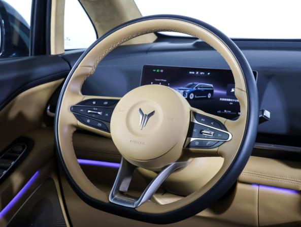 Voyah Dream I Рестайлинг с пробегом 2025 года, цена 6 790 000 рублей, 15566 км, минивэн, Автокод Объявления