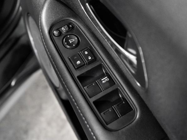 Honda Vezel I с пробегом 2014 года, цена 1 495 000 рублей, 141235 км, внедорожник, Автокод Объявления