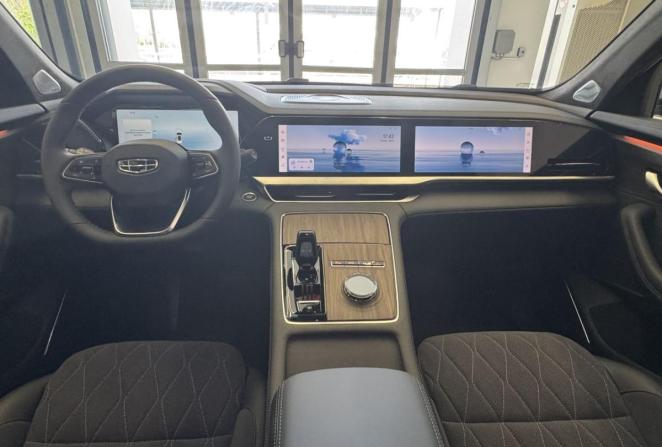 Новый Geely Monjaro I 2026 года, цена 4 954 990 рублей, внедорожник, Автокод Объявления