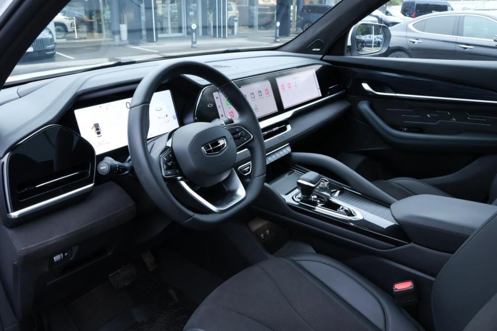 Geely Monjaro I Москва  - изображение 13