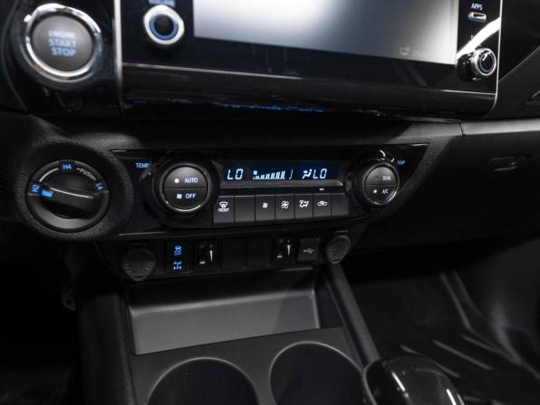 Toyota Hilux VIII Рестайлинг 2 с пробегом 2025 года, цена 7 750 000 рублей, 27 км, пикап, Автокод Объявления