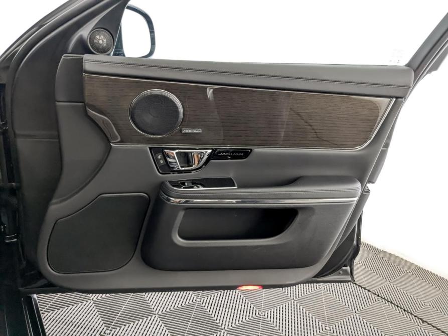 Jaguar XJ IV (X351) Рестайлинг Москва  - изображение 25