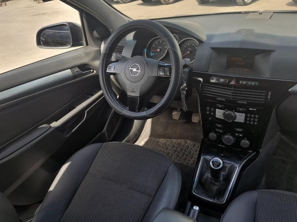 Opel Astra H Рестайлинг с пробегом 2008 года, цена 479 000 рублей, 169115 км, седан, Автокод Объявления