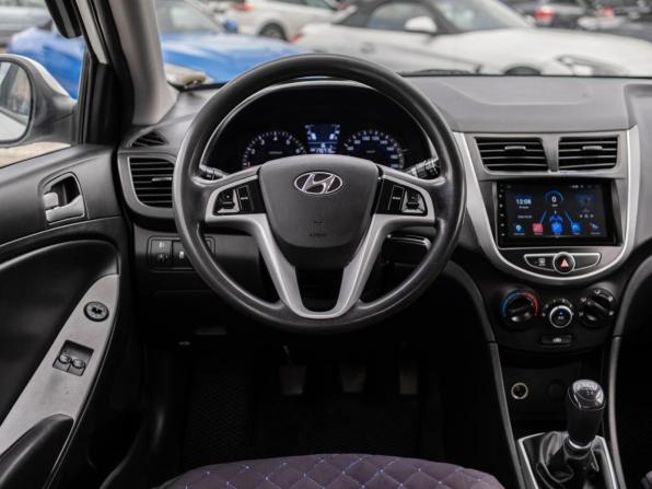Hyundai Solaris I с пробегом 2013 года, цена 869 000 рублей, 175715 км, седан, Автокод Объявления