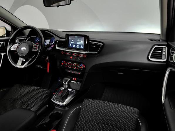 Kia Ceed III с пробегом 2019 года, цена 1 765 000 рублей, 52000 км, универсал, Автокод Объявления