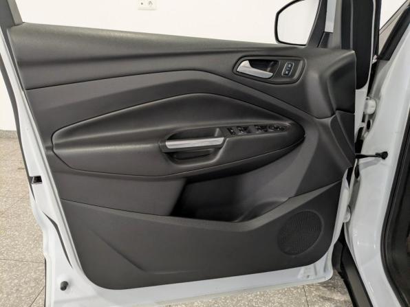 Ford Kuga II Рестайлинг с пробегом 2017 года, цена 1 490 000 рублей, 172633 км, внедорожник, Автокод Объявления