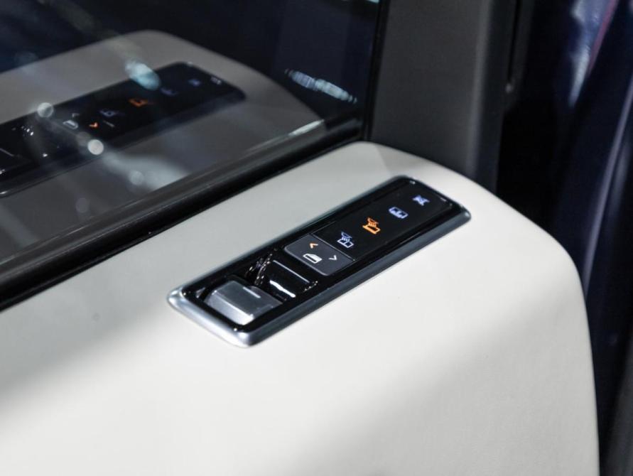 Land Rover Range Rover IV Рестайлинг Санкт-Петербург  - изображение 23