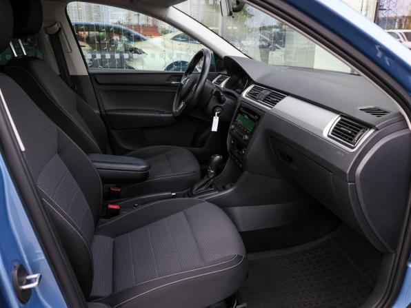 Skoda Rapid I с пробегом 2015 года, цена 1 149 000 рублей, 78701 км, лифтбек, Автокод Объявления
