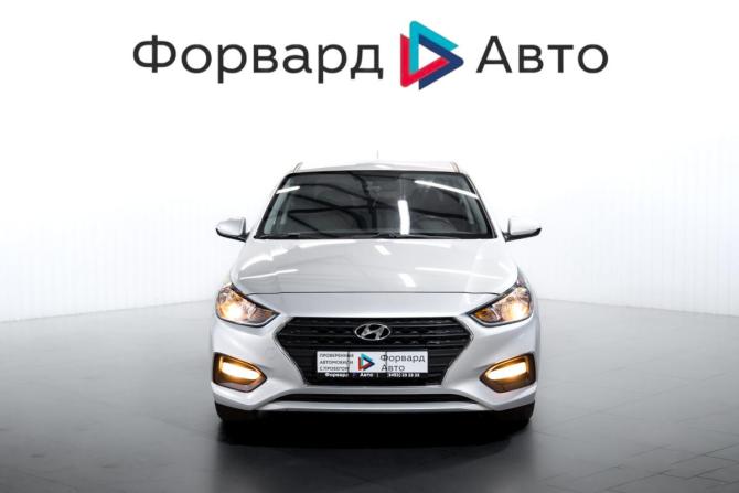 Hyundai Solaris II с пробегом 2018 года, цена 1 290 000 рублей, 162307 км, седан, Автокод Объявления