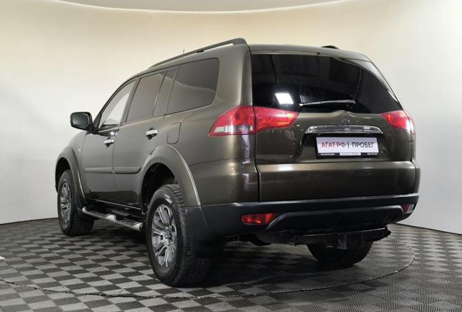 Mitsubishi Pajero Sport II Рестайлинг с пробегом 2015 года, цена 1 700 000 рублей, 212329 км, внедорожник, Автокод Объявления