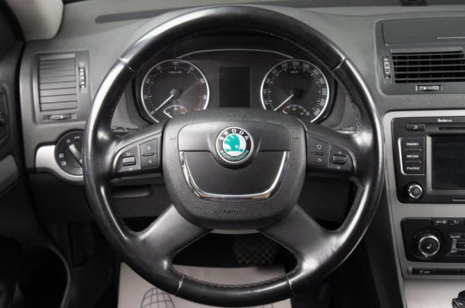 Skoda Octavia II (A5) Рестайлинг с пробегом 2012 года, цена 849 000 рублей, 179000 км, лифтбек, Автокод Объявления