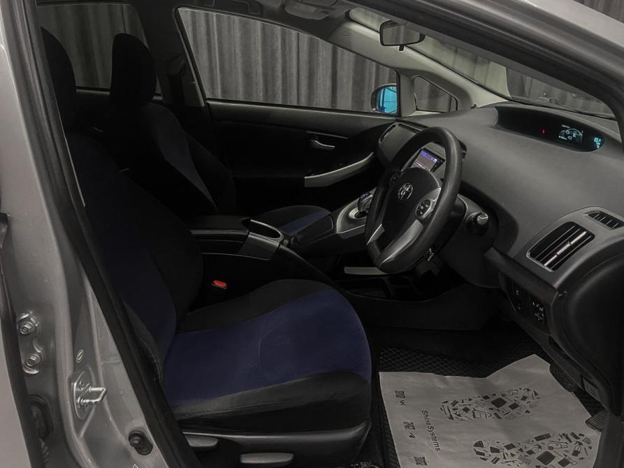 Toyota Prius III Рестайлинг (XW30) Красноярск  - изображение 9