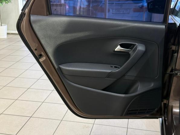 Volkswagen Polo V с пробегом 2015 года, цена 925 000 рублей, 174295 км, седан, Автокод Объявления