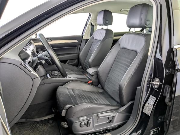 Volkswagen Passat B8 с пробегом 2018 года, цена 2 645 000 рублей, 66799 км, седан, Автокод Объявления