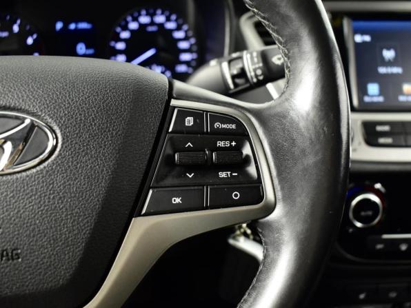Hyundai Solaris II с пробегом 2019 года, цена 1 369 000 рублей, 111771 км, седан, Автокод Объявления