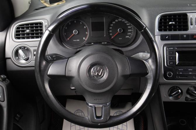 Volkswagen Polo V с пробегом 2013 года, цена 879 000 рублей, 141000 км, седан, Автокод Объявления
