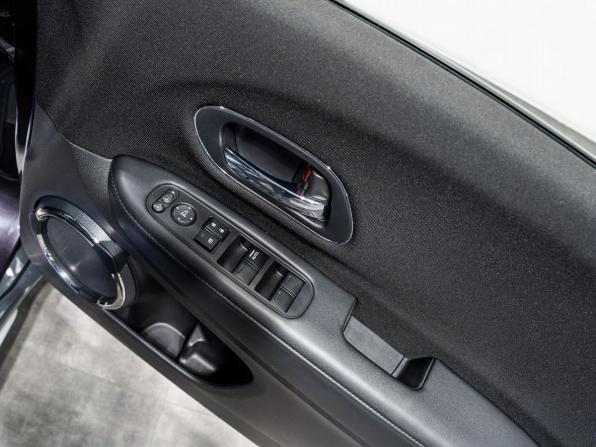Honda Vezel I с пробегом 2014 года, цена 1 475 000 рублей, 125800 км, внедорожник, Автокод Объявления