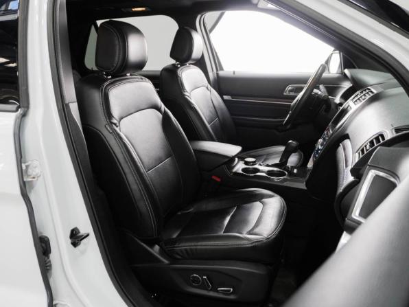 Ford Explorer V Рестайлинг с пробегом 2015 года, цена 2 800 000 рублей, 161629 км, внедорожник, Автокод Объявления