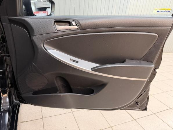 Hyundai Solaris I Рестайлинг с пробегом 2015 года, цена 948 000 рублей, 161195 км, хэтчбек, Автокод Объявления