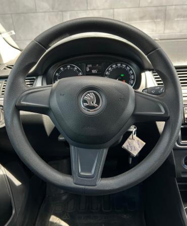 Skoda Rapid I с пробегом 2015 года, цена 1 035 000 рублей, 116000 км, лифтбек, Автокод Объявления
