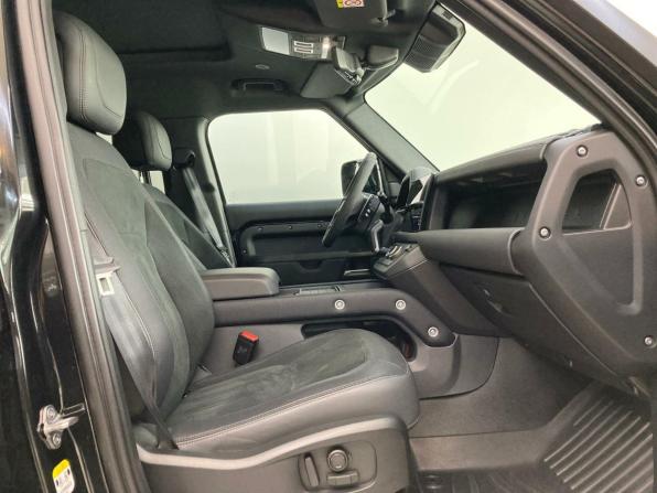 Land Rover Defender II с пробегом 2023 года, цена 20 800 000 рублей, 30899 км, внедорожник, Автокод Объявления