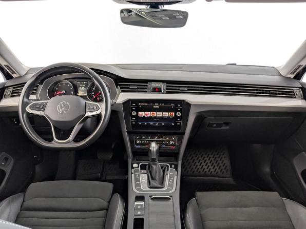 Volkswagen Passat B8 Рестайлинг с пробегом 2021 года, цена 2 599 000 рублей, 90268 км, седан, Автокод Объявления