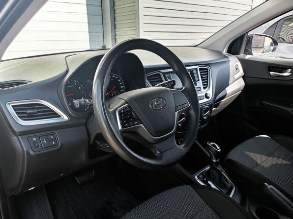 Hyundai Solaris II Рестайлинг с пробегом 2021 года, цена 1 377 000 рублей, 159222 км, седан, Автокод Объявления
