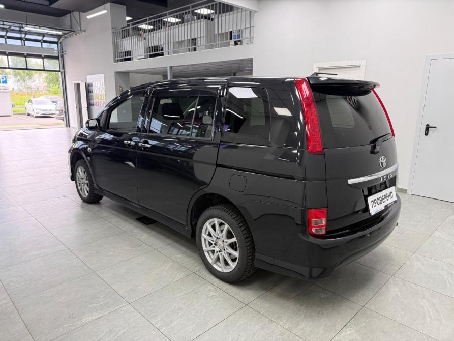 Toyota ISis I Рестайлинг Казань  - изображение 5