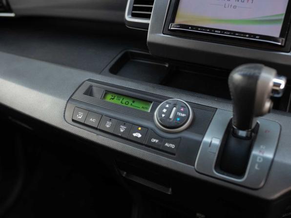 Honda Freed I с пробегом 2010 года, цена 930 000 рублей, 178534 км, компактвэн, Автокод Объявления