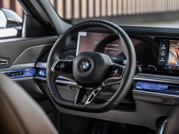 Новый BMW 7 серии VII (G70) 2024 года, цена 25 867 300 рублей, седан, Автокод Объявления