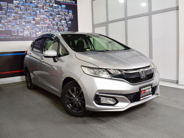 Honda Fit III Рестайлинг с пробегом 2018 года, цена 1 159 999 рублей, 57877 км, хэтчбек, Автокод Объявления