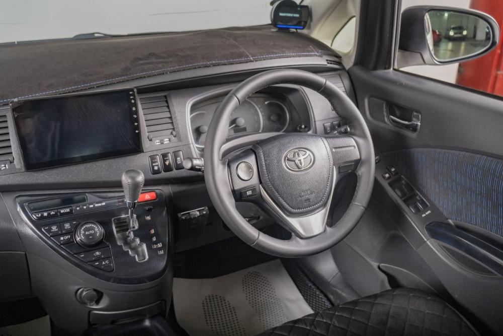 Toyota ISis I Рестайлинг Томск  - изображение 10