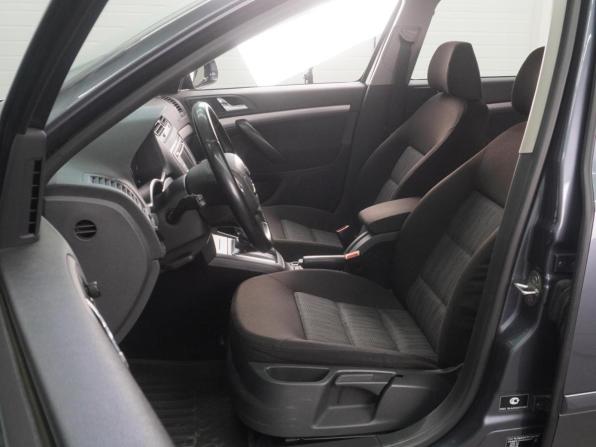 Skoda Octavia II (A5) Рестайлинг с пробегом 2011 года, цена 1 484 000 рублей, 148314 км, лифтбек, Автокод Объявления
