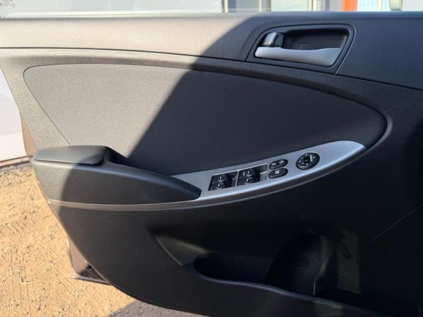 Hyundai Solaris I Рестайлинг с пробегом 2016 года, цена 940 000 рублей, 149879 км, седан, Автокод Объявления