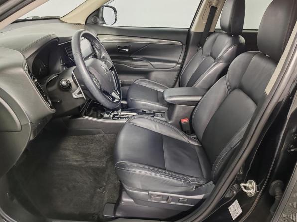 Mitsubishi Outlander III Рестайлинг 3 с пробегом 2020 года, цена 1 999 000 рублей, 188451 км, внедорожник, Автокод Объявления