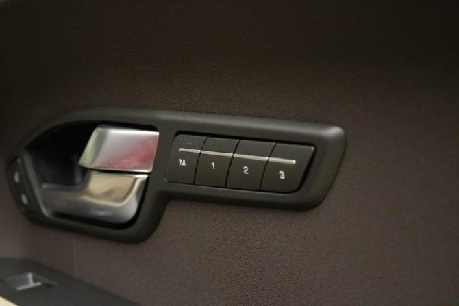 Land Rover Range Rover Evoque I с пробегом 2011 года, цена 1 599 000 рублей, 134790 км, внедорожник, Автокод Объявления