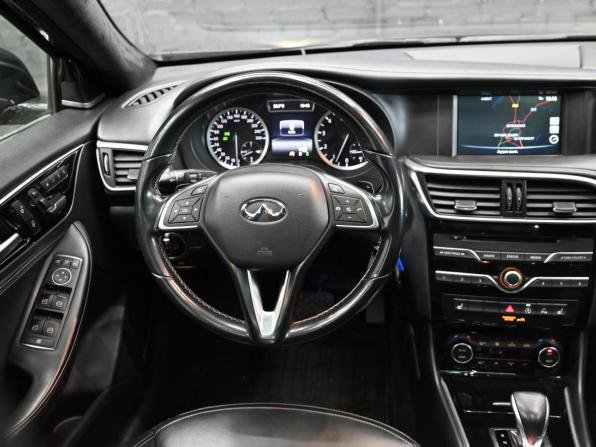 Infiniti Q30 с пробегом 2017 года, цена 1 800 000 рублей, 140126 км, хэтчбек, Автокод Объявления