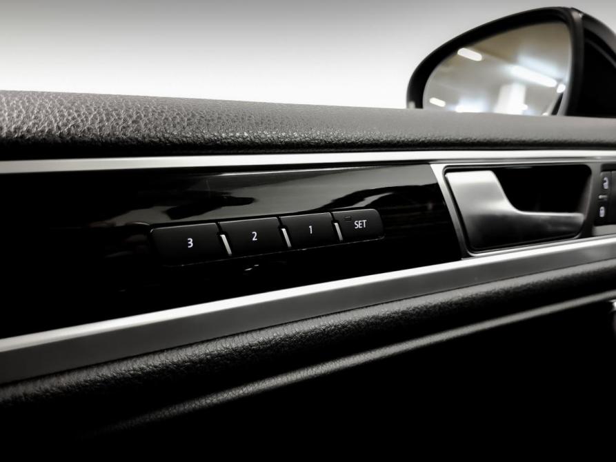 Volkswagen Touareg II Рестайлинг Санкт-Петербург  - изображение 30