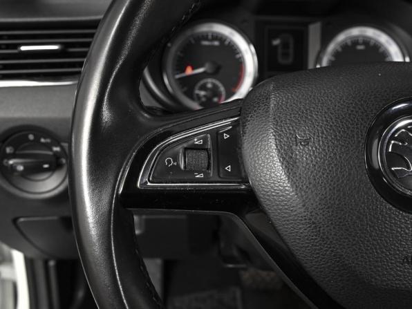 Skoda Octavia III (A7) с пробегом 2016 года, цена 1 220 000 рублей, 262642 км, лифтбек, Автокод Объявления