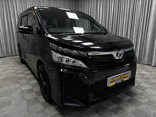 Toyota Voxy III (R80) Рестайлинг с пробегом 2018 года, цена 2 700 000 рублей, 88347 км, минивэн, Автокод Объявления