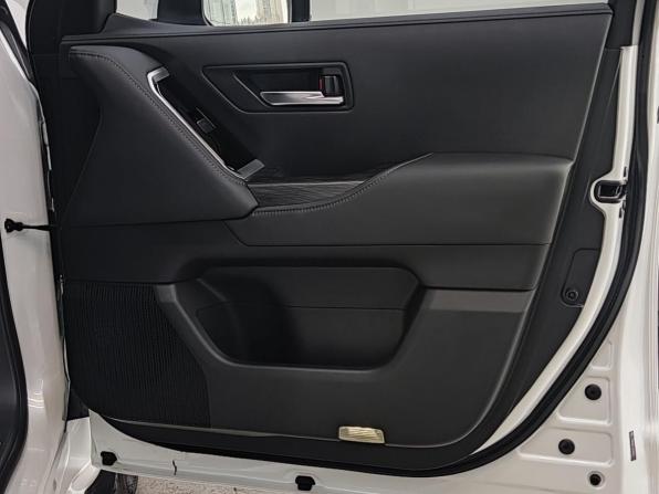 Toyota Land Cruiser 300 Series с пробегом 2021 года, цена 9 950 000 рублей, 28718 км, внедорожник, Автокод Объявления