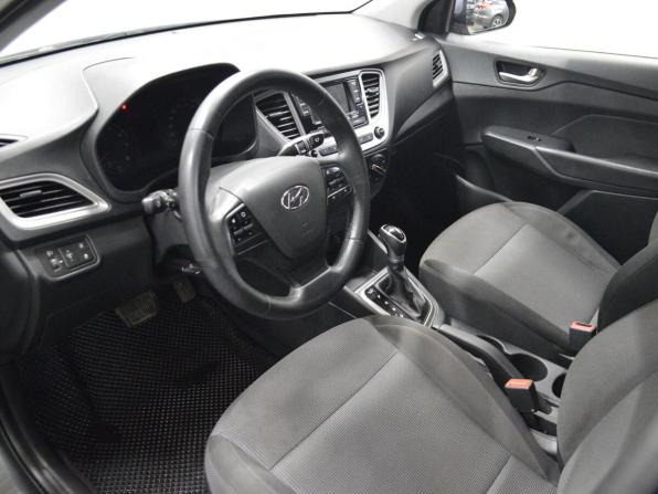 Hyundai Solaris II с пробегом 2020 года, цена 860 000 рублей, 265620 км, седан, Автокод Объявления