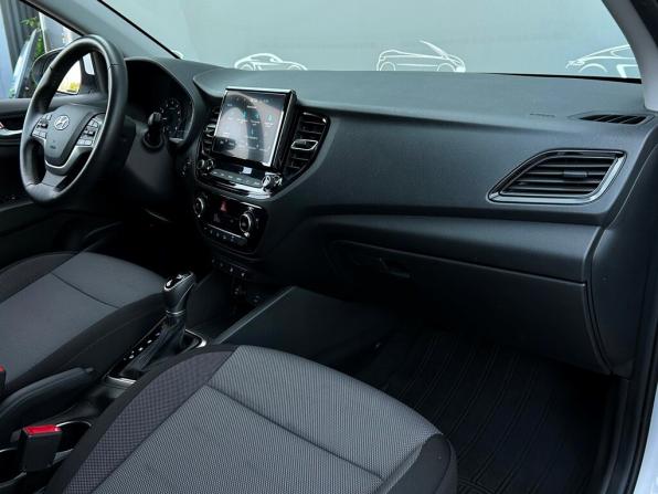 Hyundai Solaris II Рестайлинг с пробегом 2021 года, цена 1 612 400 рублей, 69626 км, седан, Автокод Объявления