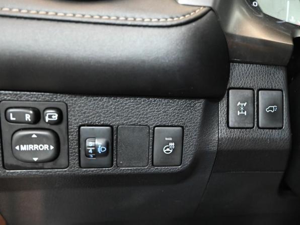 Toyota RAV4 IV (XA40) Рестайлинг с пробегом 2017 года, цена 2 650 000 рублей, 131394 км, внедорожник, Автокод Объявления