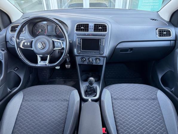 Volkswagen Polo V Рестайлинг с пробегом 2018 года, цена 1 240 000 рублей, 65370 км, седан, Автокод Объявления