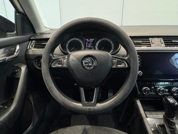 Skoda Octavia III (A7) Рестайлинг с пробегом 2018 года, цена 1 869 000 рублей, 158000 км, лифтбек, Автокод Объявления