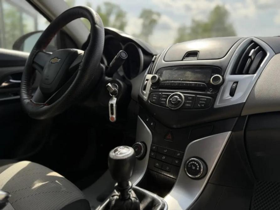 Chevrolet Cruze I Рестайлинг Ижевск  - изображение 23