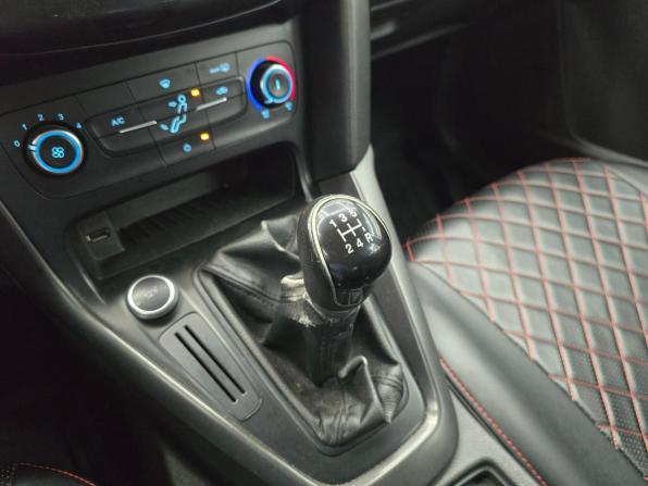 Ford Focus III Рестайлинг с пробегом 2016 года, цена 640 000 рублей, 236000 км, универсал, Автокод Объявления