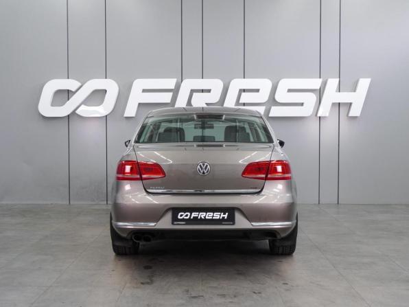 Volkswagen Passat B7 с пробегом 2011 года, цена 1 113 000 рублей, 300661 км, седан, Автокод Объявления